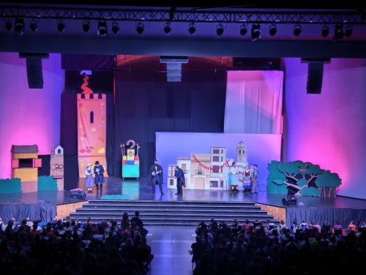 Las representaciones teatrales de 'Tío Nelo i les Festes de Castelló' congregan a más de 3.000 escolares