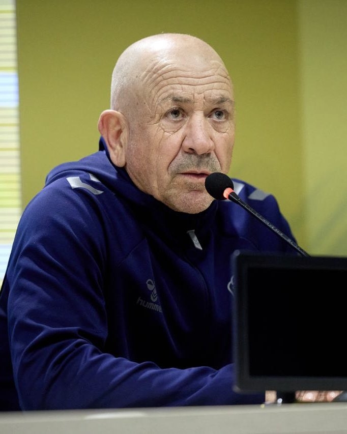 El CD Eldense firma su peor racha con Claudio Barragán en el banquillo