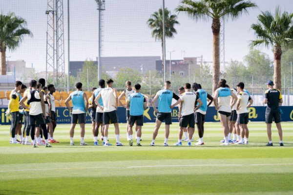 El Villarreal arrancará la liga con tres bajas, una duda y con Marcelino en la grada
