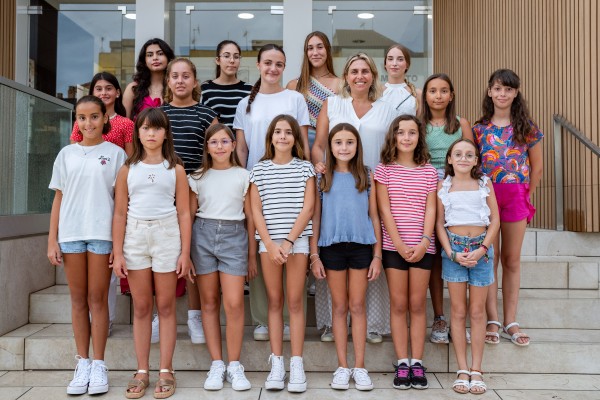 Vall d’Alba celebra este viernes la proclamación de Júlia García Traver como reina de las fiestas

