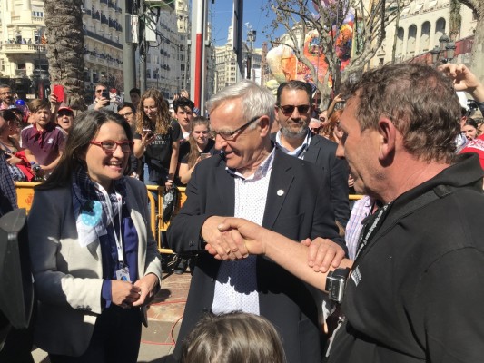 ¿Una mascletà con Oltra en el balcón del Ayuntamiento?