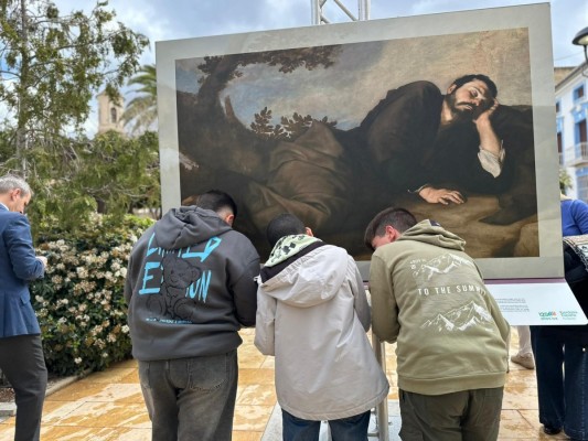 Cehegín se asoma al Museo del Prado: las reproducciones de 50 obras maestras toman el Atrio del Convento de San Esteban