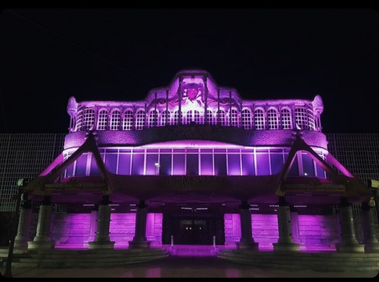 La Asamblea Regional se ilumina de morado por el Día Internacional de la Mujer