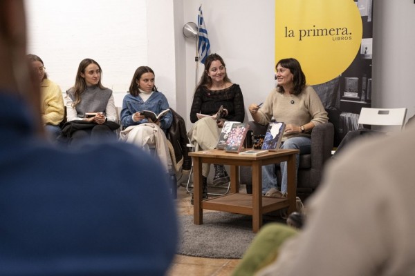 Llum Club: el club de lectura valenciano que funciona como red de apoyo para mujeres
