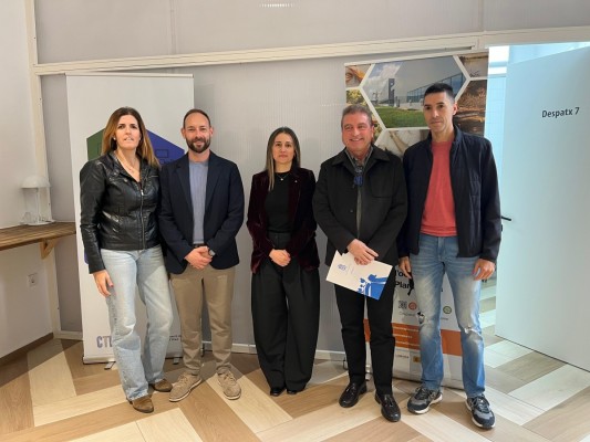 La Vall d’Uixó i Nules impulsen unes jornades hackató educatives per connectar l’alumnat amb reptes reals del territori