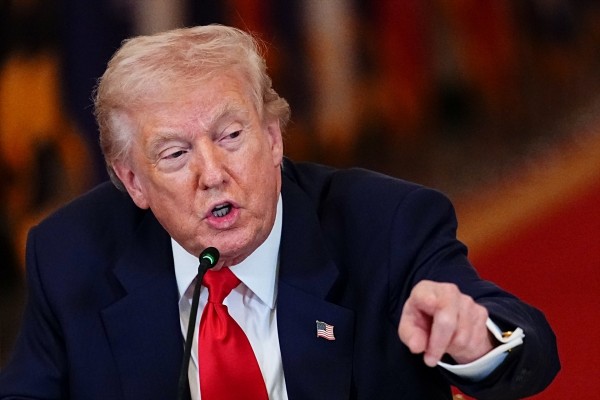 Trump avisa que Irán recibirá hoy 
