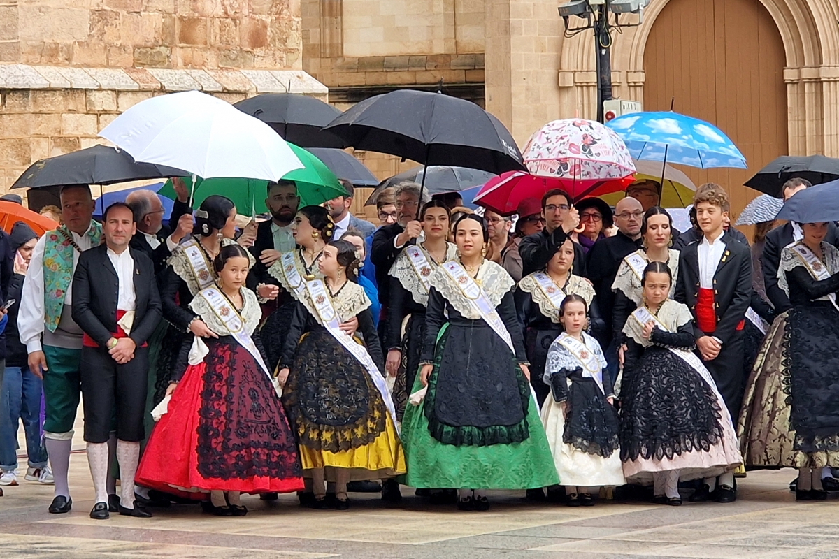 Castelló sale a la calle pese al mal tiempo