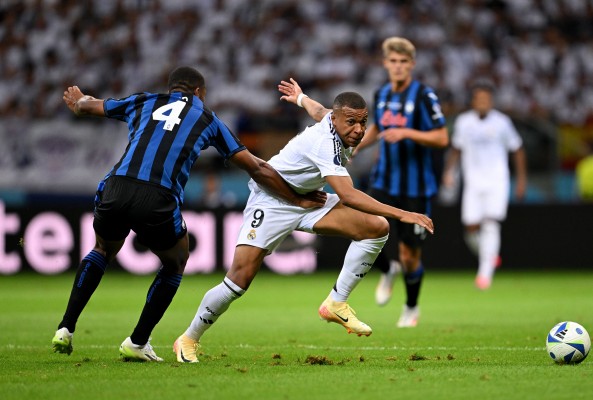 El Real Madrid firma su sexta Supercopa, Mbappé un debut soñado