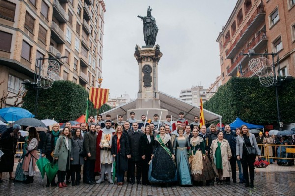 Castelló rinde homenaje a Jaume I en el 75 aniversario de los Cavallers de la Conquesta