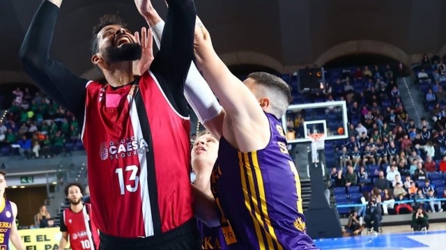El Caesa pierde por 92-80 en Oviedo en el debut de Roberto Blanco como técnico