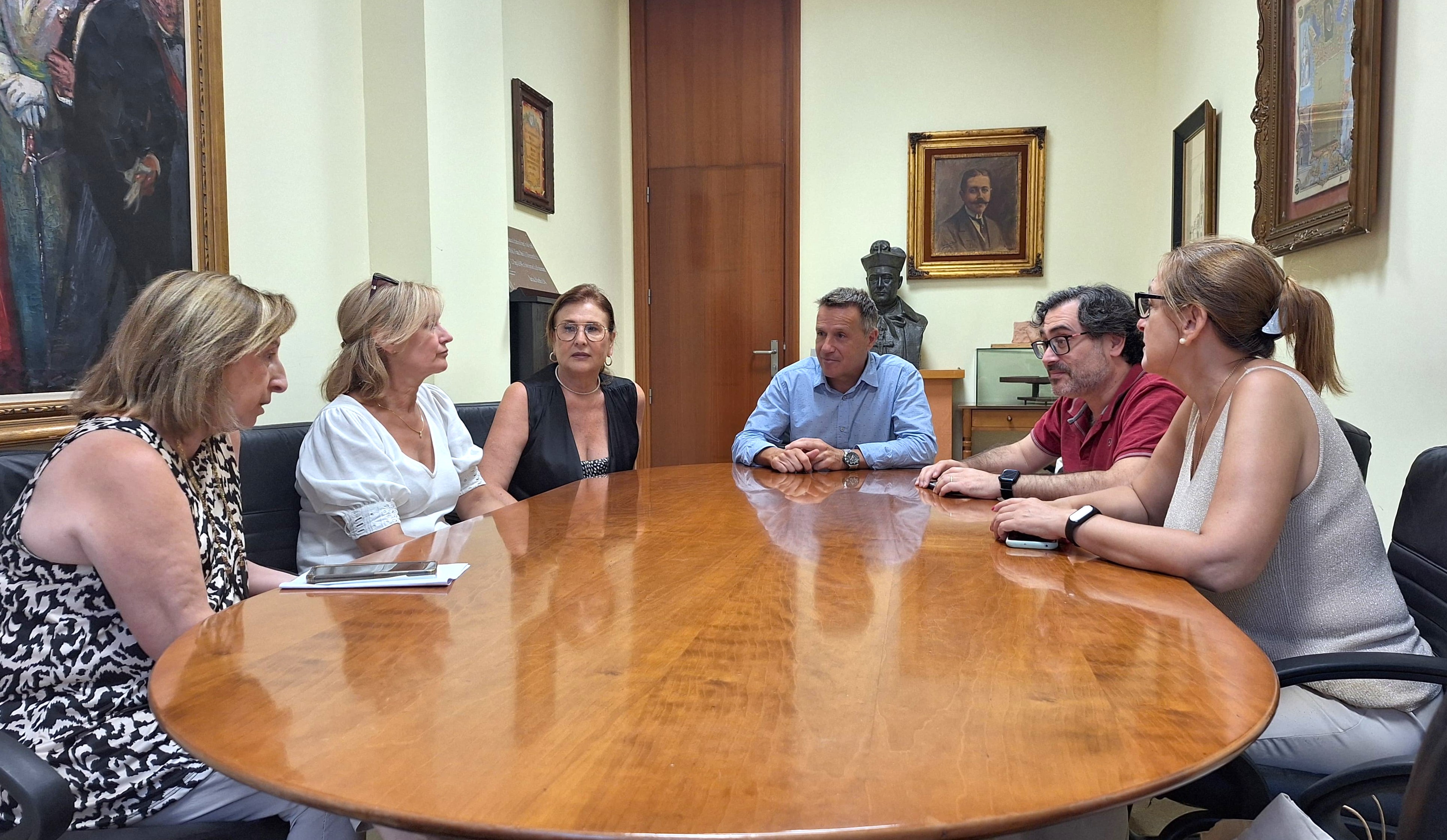 Los comerciantes de Burriana trasladan al Ayuntamiento propuestas para futuras campañas
