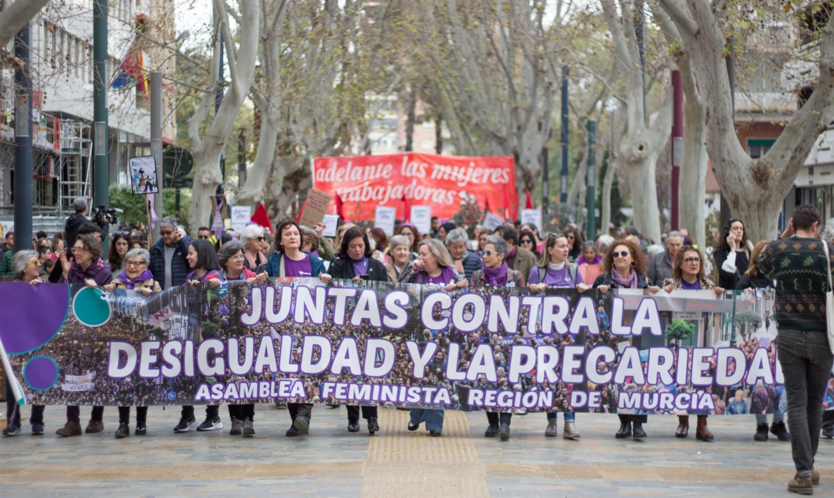 La Asamblea Feminista toma las calles de Murcia: “Más feminismo frente al negacionismo y el fascismo”