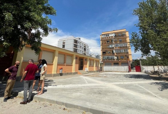 El Ayuntamiento destina 31.000 euros para reparar el pavimento del patio del colegio La Fonteta