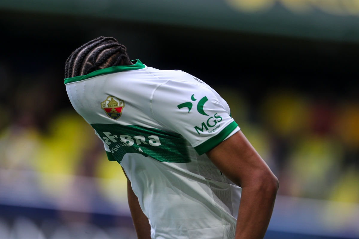 El Elche CF no termina de sacar la cabeza, aunque mejora en Vila-real e incluso se acerca a puntuar