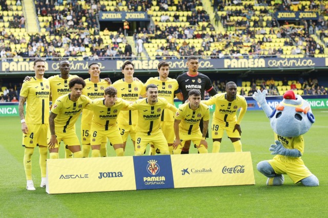 Posible alineación del Villarreal ante el Alavés, con las dudas de Mikautadze y Pau Navarro
