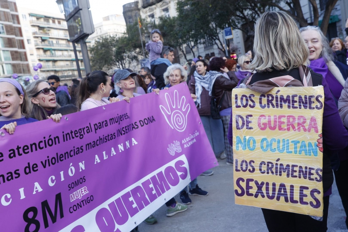 El feminismo rechaza en València la violencia contra las mujeres y exige la igualdad real