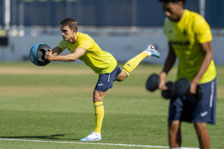 Denis Suárez sufre una lesión muscular aunque el Villarreal descarta una recaída
