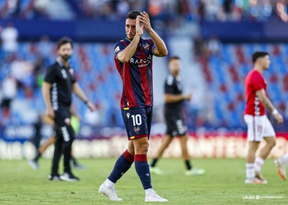 Calero perfila el primer once de la temporada... con Pablo Martínez