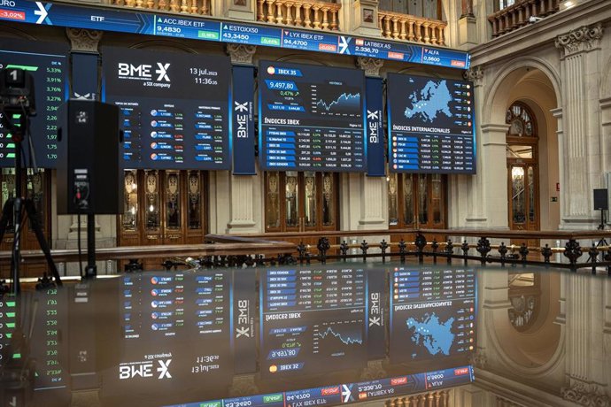 El Ibex 35 sube un 2,3% en la apertura y supera los 17.300 puntos con el crudo Brent en los 90 dólares