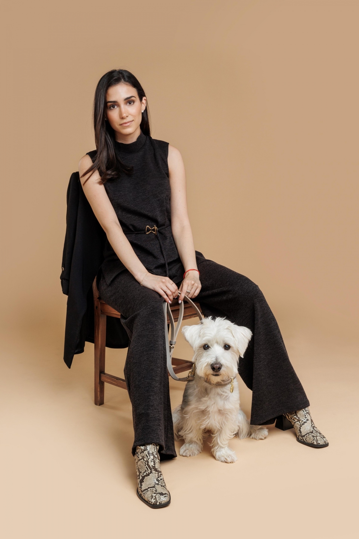 Nina Woof es una marca de accesorios de lujo para mascotas. 