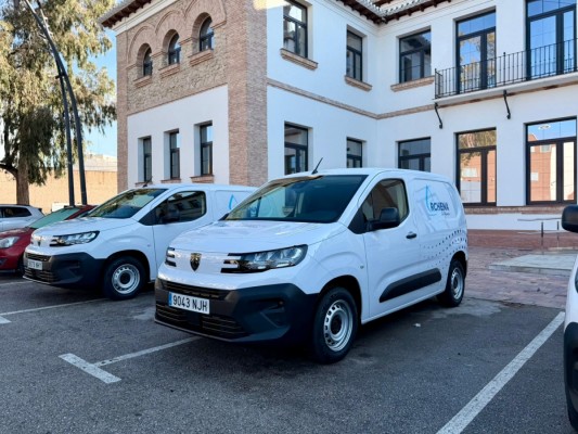 Archena estrena seis vehículos para reforzar el servicio de Obras