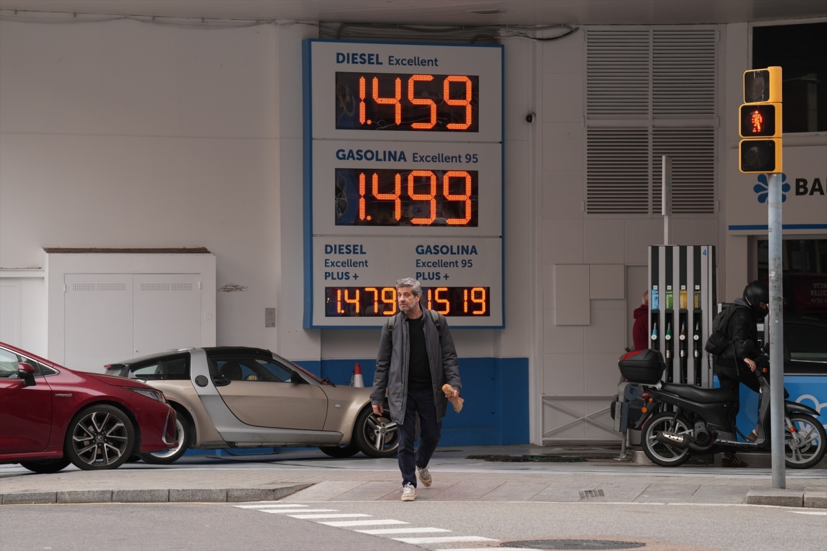 El precio del gasóleo se dispara 33 céntimos y la gasolina 17 céntimos en una semana, según Facua