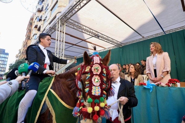 Más de 3.000 niños llenan Castelló de tradición en el Pregó Infantil, símbolo del futuro de la Magdalena