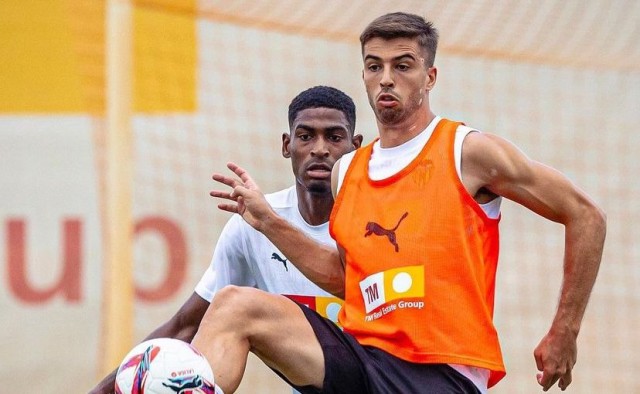 Diego López completa la sesión y apunta al Barça