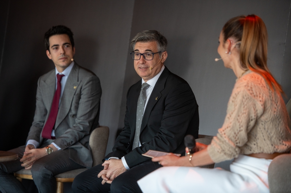 En el medio, Raúl Rodríguez