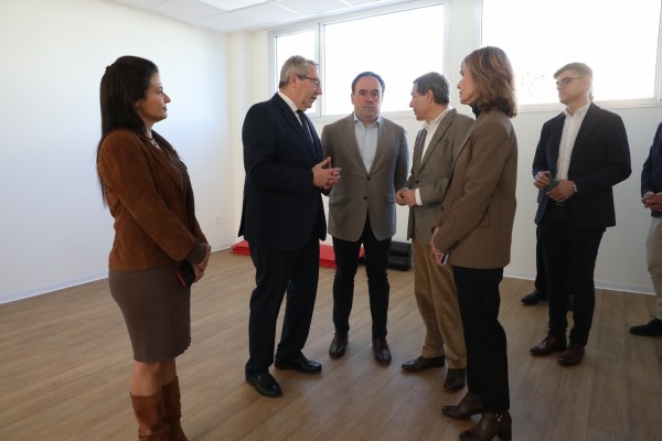 Pérez Llorca ofrece a Benidorm 