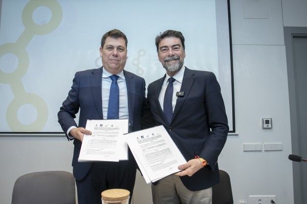 Barcala invita a los empresarios de la CEV a realizar aportaciones al Plan General 
