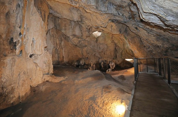 La temporada de visitas guiadas al yacimiento de la Cova de l'Or de Beniarrés arranca este fin de semana