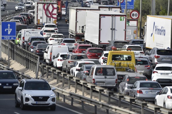 La 'operación salida' del puente movilizará 400.000 vehículos en las carreteras de la Región