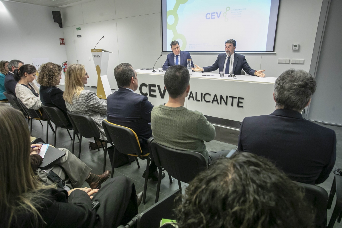 Los empresarios reclaman celeridad y suelo para viviendas y hoteles en el Plan General de Alicante