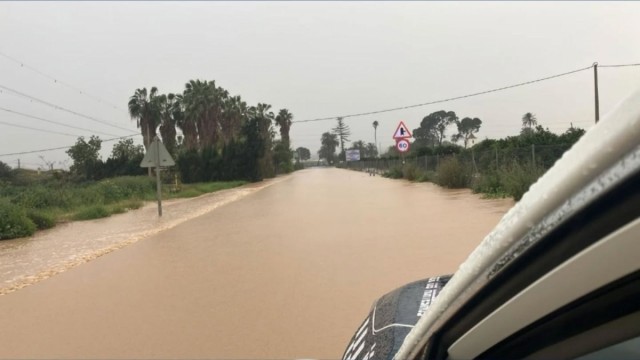 La borrasca Regina deja acumulados de lluvia de 72 l/m y obliga a cortar carreteras en la Vega Baja