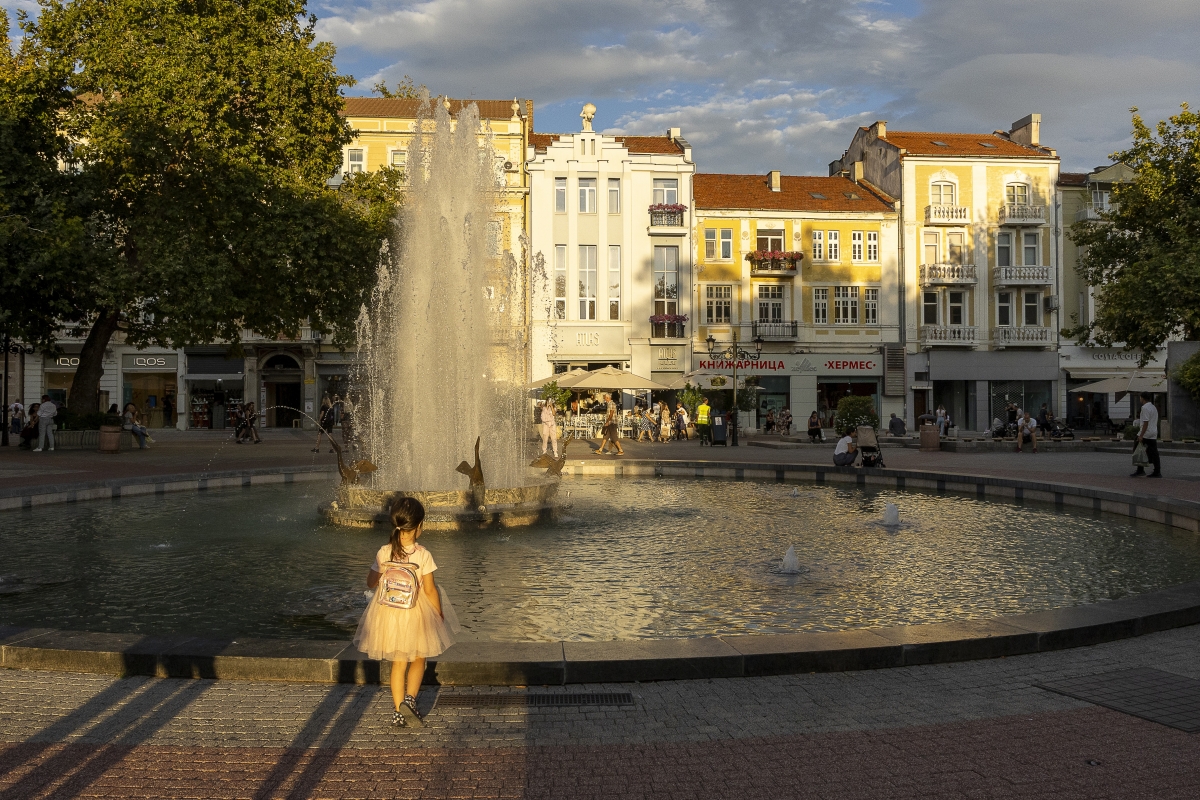 Fuente en la plaza principal en Plovdiv