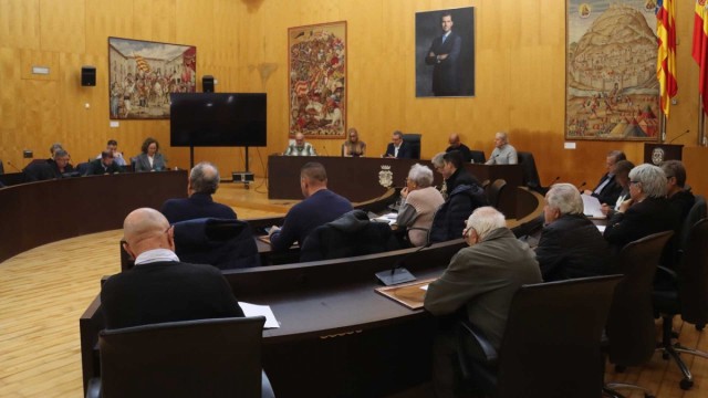 Benidorm recauda 121.000 euros en multas a locales por incumplir con la normativa de mesas en la calle