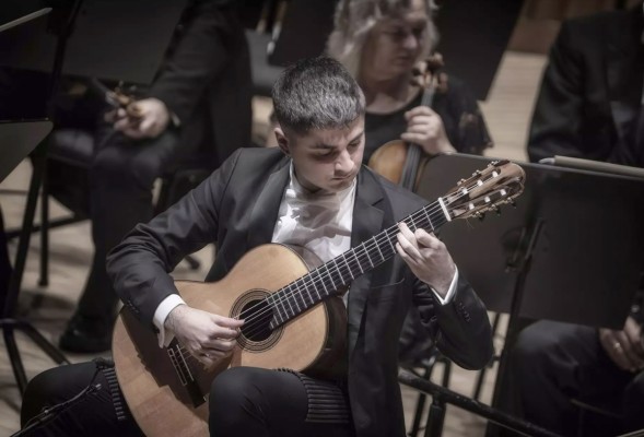 El guitarrista Ausiàs Parejo tocará junto la Orquesta de RTVE interpretarán el ‘Concierto de Aranjuez’ en Madrid