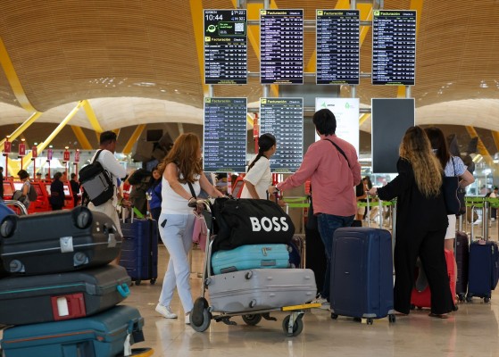Aena tiene previstos 34.140 vuelos para el puente de agosto en España, un 3,66% más
