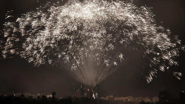 Elche se ilumina con la Nit de L'Albà