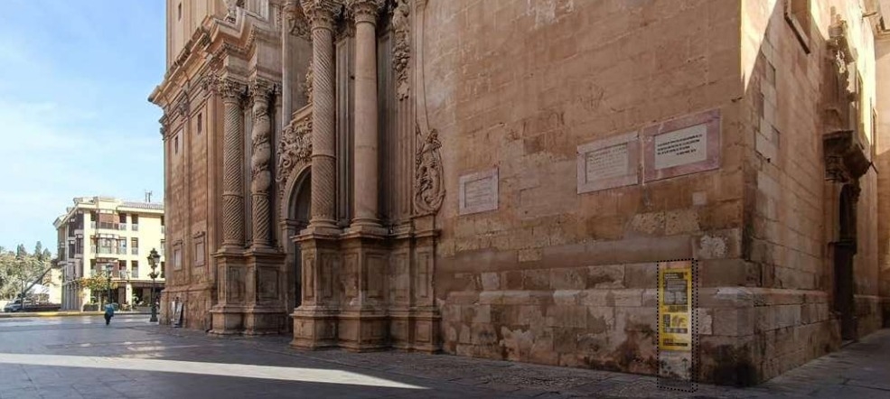Así es el plan de señalización turística de Elche: 21 paneles explicativos con QR en casco histórico y palmeral