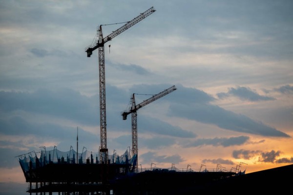 La Conselleria excluye la oferta de Enrique Ortiz por dos suelos del concurso para impulsar vivienda