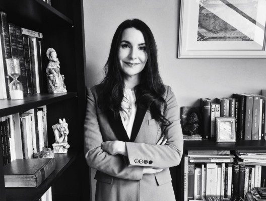 Carmen Palomo presentará en Cartagena 'Monstruos y Prodigios', la obra ganadora del Premio de Poesía Antonio Oliver