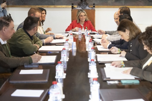 La Diputación destina 300.000 euros a mejorar el transporte de municipios de menos de 5.000 habitantes