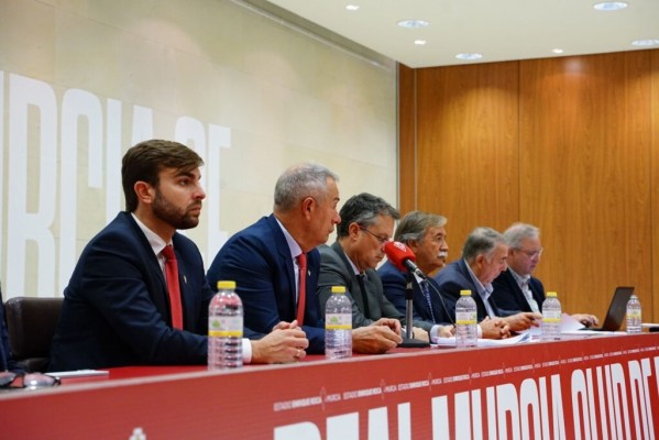 Otro golpe al Real Murcia: la Justicia no homologa el plan de reestructuración de su deuda