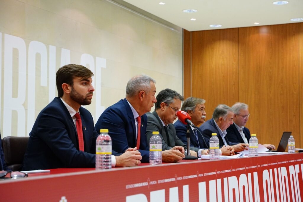 Otro golpe al Real Murcia: la Justicia no homologa el plan de reestructuración de su deuda