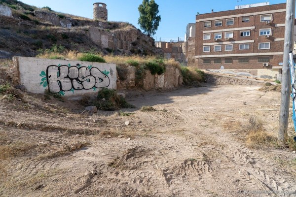 El Ayuntamiento de Cartagena defiende las obras de la calle Morería y la Coordinadora del Molinete denuncia riesgos para el patrimonio