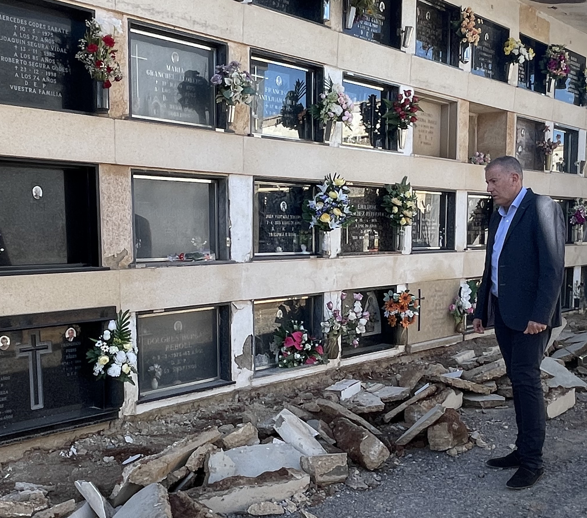 Castelló invierte 100.000€ para adecuar los viales del cementerio y estarán antes de Todos los Santos
