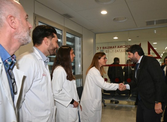 La Comunidad prepara medidas fiscales y ayudas para aliviar el impacto de la guerra de Irán en las empresas de la Región