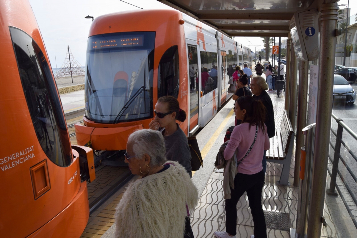 El Tram desplazó a 1,4 millones de usuarios en febrero: estas son las paradas más usadas